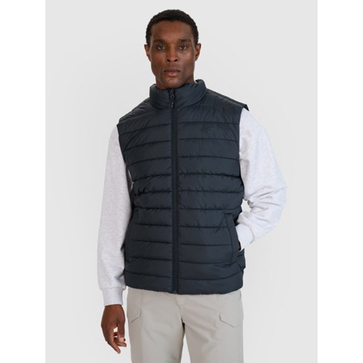 Męski bezrękawnik puchowy pikowany 4F 4FWSS25TVJAM191 - czarny ze sklepu Sportstylestory.com w kategorii Kamizelki męskie - zdjęcie 185078654