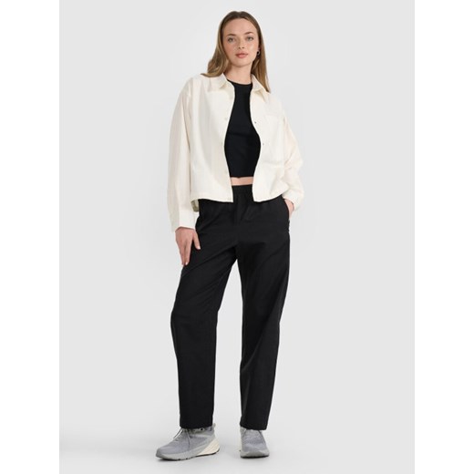 Damskie spodnie casual 4F 4FRSS25TTROF1448 - czarne ze sklepu Sportstylestory.com w kategorii Spodnie damskie - zdjęcie 185081350