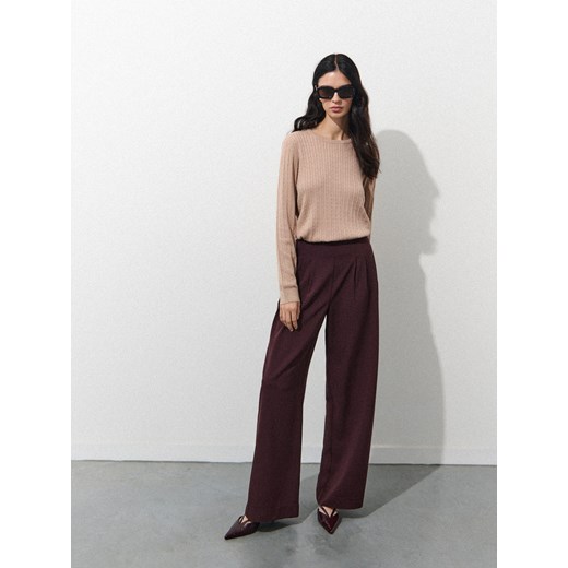 Mohito - Beżowy sweter basic z wiskozą - beżowy ze sklepu Mohito w kategorii Swetry damskie - zdjęcie 185082760