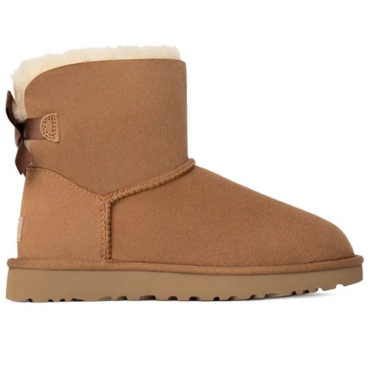 Buty damskie UGG W Mini Bailey Bow II 1016501-CHE - brązowe ze sklepu streetstyle24.pl w kategorii Śniegowce damskie - zdjęcie 185085301