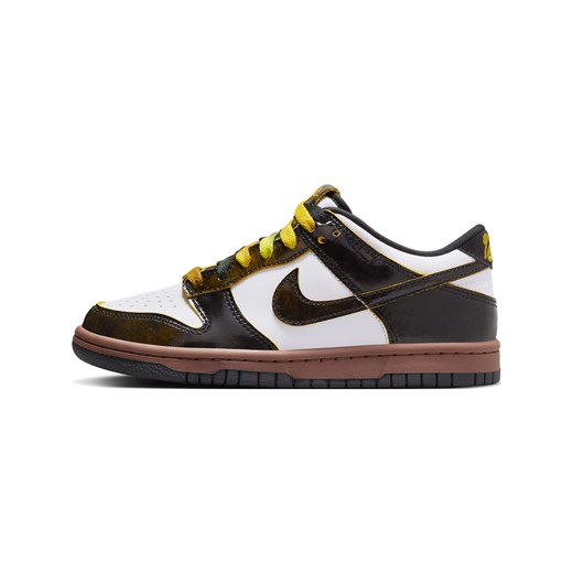 Buty dla dużych dzieci Nike Dunk Low SE - Biel ze sklepu Nike poland w kategorii Buty sportowe dziecięce - zdjęcie 185137001