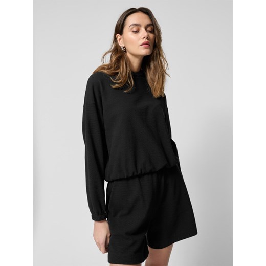 Damska bluza dresowa nierozpinana z kapturem Outhorn OTHWSS24TSWSF1631 - czarna ze sklepu Sportstylestory.com w kategorii Bluzy damskie - zdjęcie 185137483