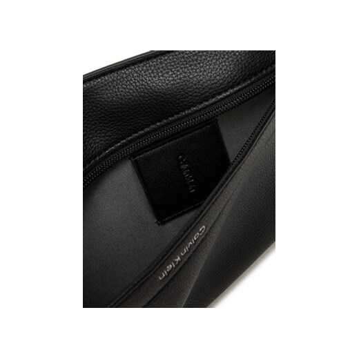 Saszetka Calvin Klein Raised Square Sling LV04D3271G Czarny Calvin Klein OS eobuwie.pl