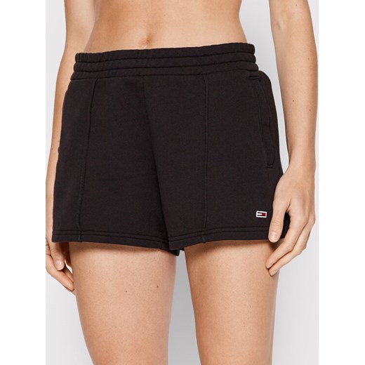 Tommy Jeans Szorty sportowe Essential DW0DW12626 Czarny Regular Fit ze sklepu MODIVO w kategorii Szorty - zdjęcie 185362431