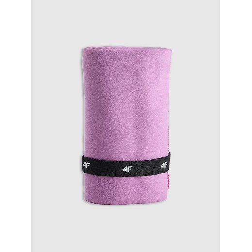 Ręcznik sportowy S 65 x 90 cm 4F 4FWMM00ATOWU062 - różowy ze sklepu Sportstylestory.com w kategorii Ręczniki - zdjęcie 185368321