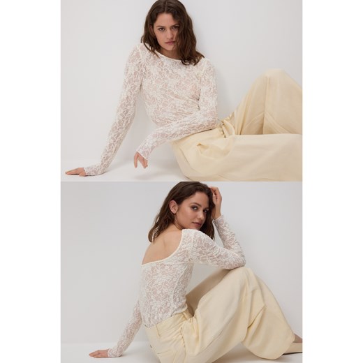 Reserved - Strukturalna bluzka z bawełną - złamana biel ze sklepu Reserved w kategorii Bluzki damskie - zdjęcie 185373490