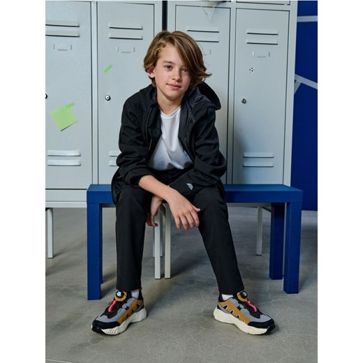 Sinsay - Sneakersy z odblaskowymi elementami - wielobarwny - id: 173FG-MLC - marki Sinsay - 185376310 Sinsay - Sneakersy z odblaskowymi elementami - wielobarwny ze sklepu Sinsay w kategorii Buty sportowe dziecięce - zdjęcie 185376310