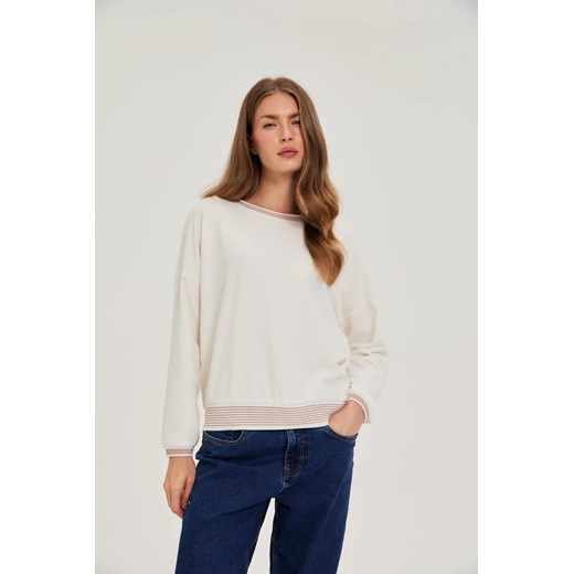 Bawełniana bluza beżowa ze sklepu Moodo.pl w kategorii Bluzy damskie - zdjęcie 185376604