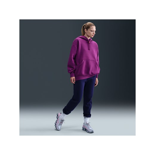Damskie spodnie piłkarskie z wysokim stanem Nike FC Barcelona Phoenix Fleece - Fiolet ze sklepu Nike poland w kategorii Spodnie damskie - zdjęcie 185389643