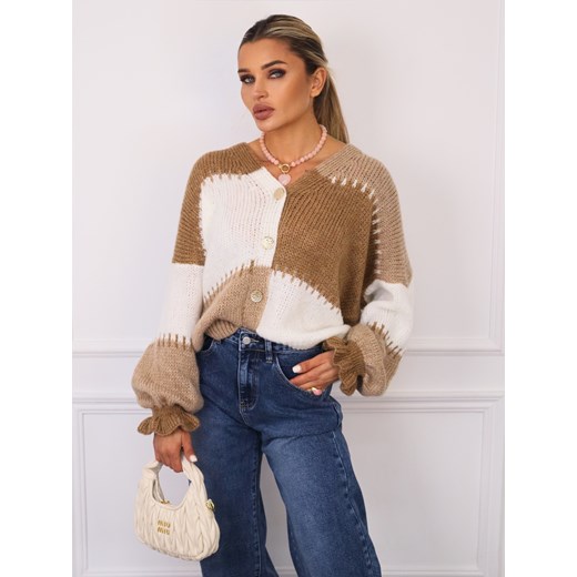 SWETER KARDIGAN ZAPINANY NA GUZIKI Z FALBANAMI PRZY RĘKAWACH- CAPUCCINO ze sklepu olika.com.pl w kategorii Swetry damskie - zdjęcie 185407980