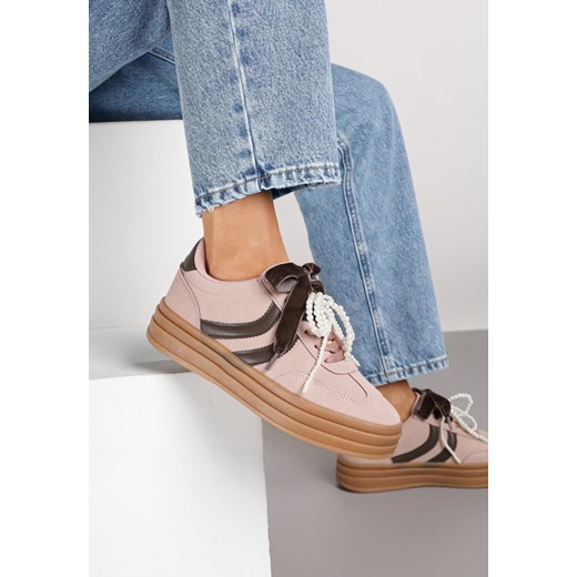 Różowe Sneakersy w Stylu Tenisówek na Grubej Podeszwie z Tłoczeniem i Perłami Asortte ze sklepu born2be.pl w kategorii Buty sportowe damskie - zdjęcie 185422430