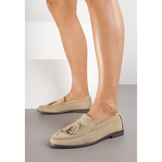 Ciemnobeżowe Mokasyny z Imitacji Zamszu Zdobione Frędzlami Naloretia 41 born2be.pl