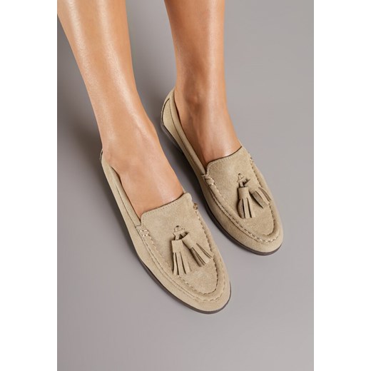 Ciemnobeżowe Mokasyny z Imitacji Zamszu Zdobione Frędzlami Naloretia 36 born2be.pl