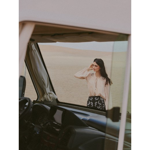 Mohito - Bluzka z wiskozy - beżowy ze sklepu Mohito w kategorii Bluzki damskie - zdjęcie 185425292