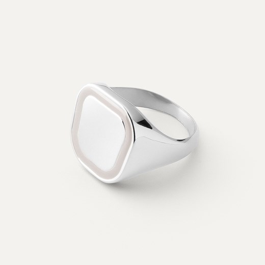 Kwadratowy sygnet  z białą żywicą, srebro 925 w pokryciu platyną - rozmiar 13 ze sklepu GIORRE w kategorii Pierścionki - zdjęcie 185433051