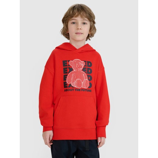 Chłopięca bluza dresowa z kapturem nierozpinana 4FJRSS25TSWSM2234 - czerwona ze sklepu Sportstylestory.com w kategorii Bluzy chłopięce - zdjęcie 185447543
