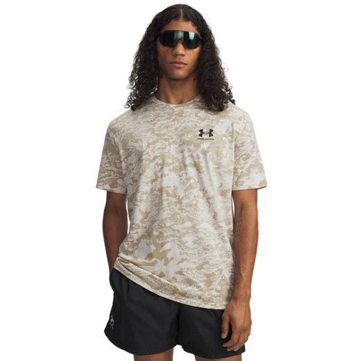 Męski t-shirt z nadrukiem moro Under Armour UA ABC Camo SS - beżowy ze sklepu Sportstylestory.com w kategorii T-shirty męskie - zdjęcie 185456054