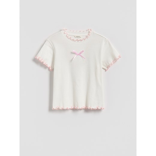 Reserved - Bawełniany t-shirt z falbanką - pastelowy róż ze sklepu Reserved w kategorii Bluzki dziewczęce - zdjęcie 185467460