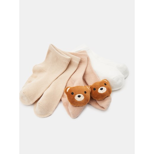 Sinsay - Skarpetki antypoślizgowe z aplikacją 3D 3 pack - wielobarwny Sinsay 15/18 Sinsay