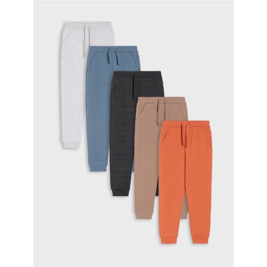 Sinsay - Spodnie 5 pack - beżowy - id: 026FT-08M - marki Sinsay - 185468830 Sinsay - Spodnie 5 pack - beżowy ze sklepu Sinsay w kategorii Spodnie chłopięce - zdjęcie 185468830