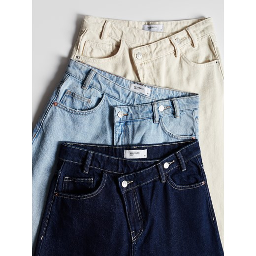 Reserved - Jeansy wide leg z asymetrycznym zapięciem - niebieski ze sklepu Reserved w kategorii Jeansy damskie - zdjęcie 185483523
