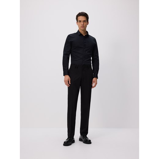 Reserved - Gładka koszula super slim fit - czarny ze sklepu Reserved w kategorii Koszule męskie - zdjęcie 185492194