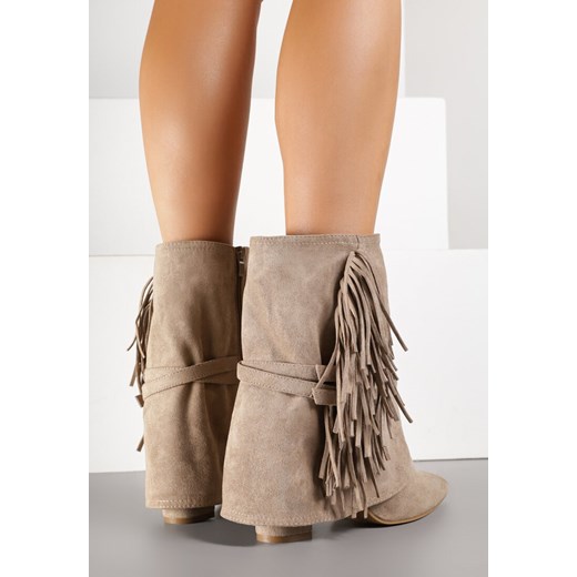 Ciemnobeżowe Botki w Stylu Boho z Wywiniętą Cholewką i Frędzlami Harile 40 born2be.pl