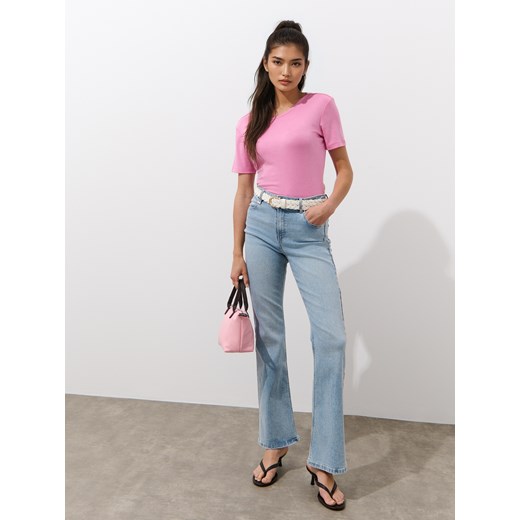 Mohito - T-shirt z dodatkiem jedwabiu - pastelowy różowy ze sklepu Mohito w kategorii Bluzki damskie - zdjęcie 185499091