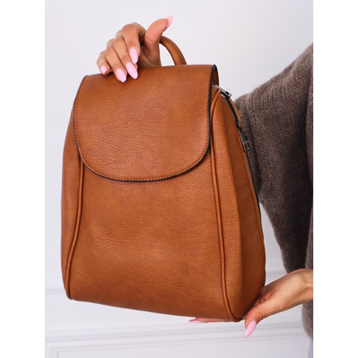 PLECAK Z IMITACJI SKÓRY- BRĄZOWY Olika uniwersalny olika.com.pl