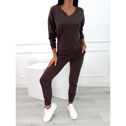 Czekoladowy Komplet Bluza + Spodnie - id: 23069442 - marki Modnakiecka.pl - 185552801 Czekoladowy Komplet Bluza + Spodnie ze sklepu ModnaKiecka.pl w kategorii Komplety i garnitury damskie - zdjęcie 185552801