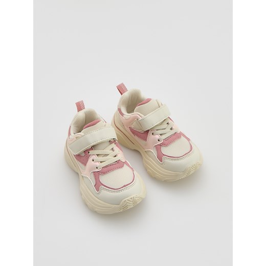 Reserved - Sneakersy z zapięciem na rzep - beżowy ze sklepu Reserved w kategorii Buty sportowe dziecięce - zdjęcie 185561781