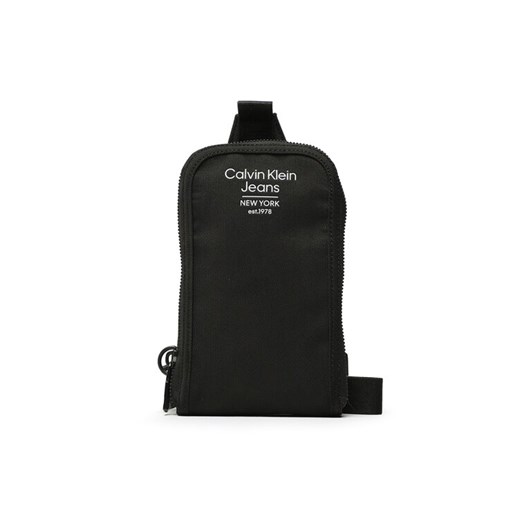 Etui na telefon Calvin Klein Jeans Sport Essentials Tr Phone Cb Est K50K510142 Czarny ze sklepu eobuwie.pl w kategorii Etui - zdjęcie 185621504