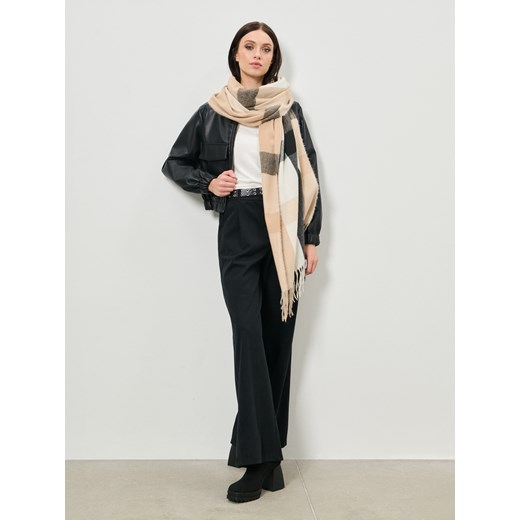 Sinsay - Swetrowa bluzka z krótkim rękawem i kontrastową lamówką z wiskozą - Sinsay S Sinsay