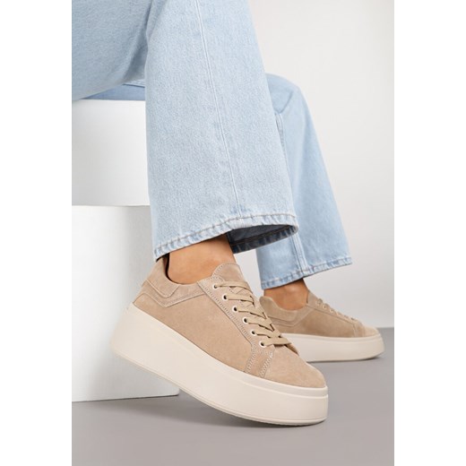 Beżowe Zamszowe Sneakersy na Grubej Podeszwie Nalimiree ze sklepu born2be.pl w kategorii Buty sportowe damskie - zdjęcie 185625301