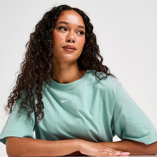 NIKE T-SHIRT W NSW TEE ESSNTL LBR ze sklepu JD Sports  w kategorii Bluzki damskie - zdjęcie 185633204