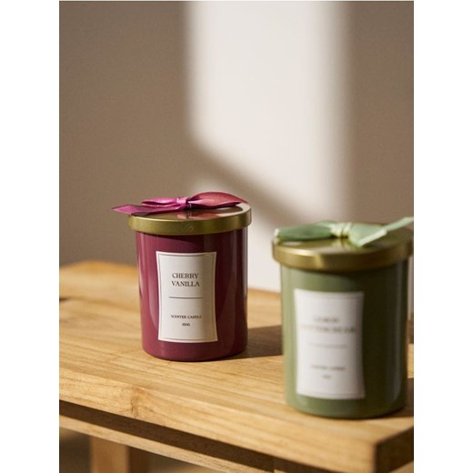 Sinsay - Świeczka Cherry Vanilla - fioletowy ze sklepu Sinsay w kategorii Dom - zdjęcie 185643761