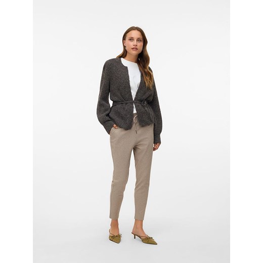 Vero Moda Spodnie dresowe w kolorze szarobrązowym ze sklepu Limango Polska w kategorii Spodnie damskie - zdjęcie 185645432