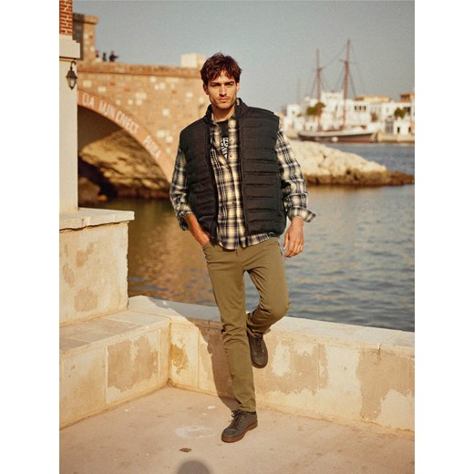 Sinsay - Pikowana kamizelka ze stójką - czarny Sinsay M Sinsay