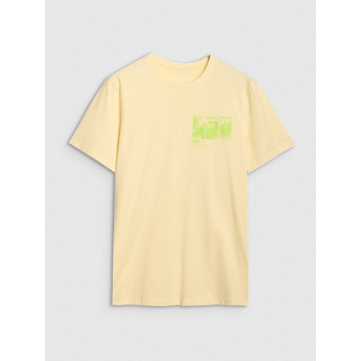 Męski t-shirt z nadrukiem 4F 4FRSS24TTSHM2106 - żółty ze sklepu Sportstylestory.com w kategorii T-shirty męskie - zdjęcie 185650290