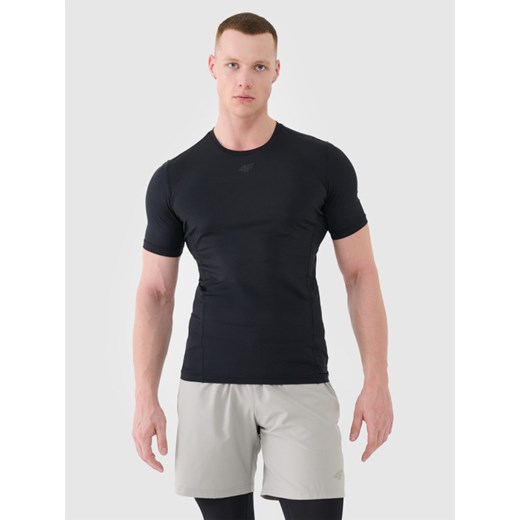 Męska koszulka treningowa 4F 4FWMM00TFTSM1832 - czarna ze sklepu Sportstylestory.com w kategorii T-shirty męskie - zdjęcie 185650340