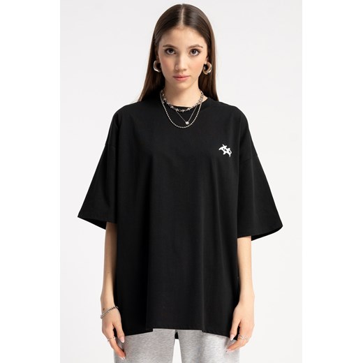 Czarny t-shirt z minimalistycznym nadrukiem z przodu, kolor - czarny, rozmiar - 170 ze sklepu REPORTER w kategorii Bluzki dziewczęce - zdjęcie 185652660