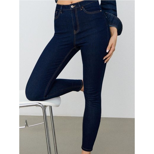 Sinsay - Spodnie jeansowe skinny - niebieski ze sklepu Sinsay w kategorii Jeansy damskie - zdjęcie 185689780