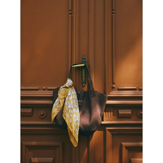 Reserved - Torebka shopper z imitacji zamszu - ciemnobrązowy ze sklepu Reserved w kategorii Torby Shopper bag - zdjęcie 185699421