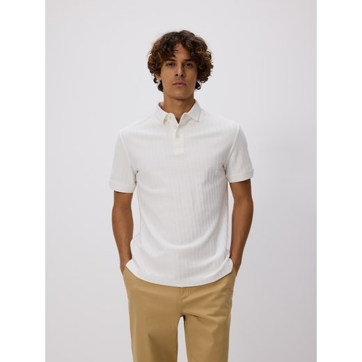 Reserved - Strukturalne polo regular fit - złamana biel ze sklepu Reserved w kategorii T-shirty męskie - zdjęcie 185699791