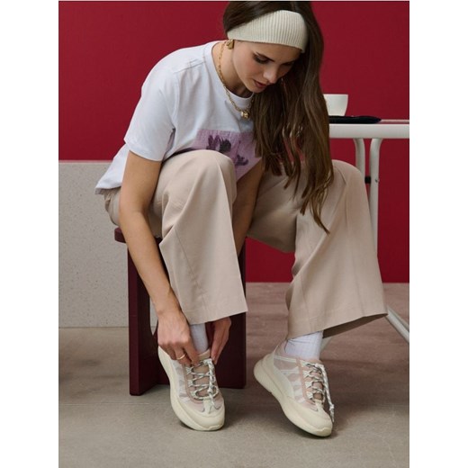 Sinsay - Sneakersy sznurowane z okrągłym noskiem - beżowy ze sklepu Sinsay w kategorii Buty sportowe damskie - zdjęcie 185702152