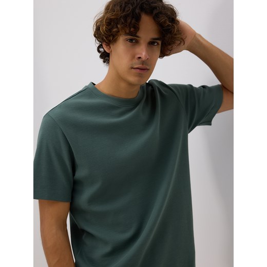 Reserved - Strukturalny t-shirt comfort fit - ciemnozielony ze sklepu Reserved w kategorii T-shirty męskie - zdjęcie 185705531