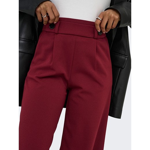 JDY Spodnie &quot;Geggo&quot; w kolorze czerwonym Jdy XS/L32 promocyjna cena Limango Polska
