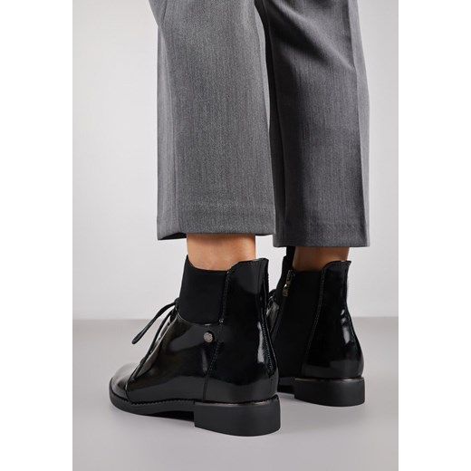 Czarne Sznurowane Lakierowane Botki Vices z Elastycznymi Wstawkami Ganddie 38 born2be.pl