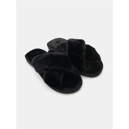 Sinsay - Kapcie ze sztucznym futrem - czarny - id: 860EU-99X - marki Sinsay - 185730942 Sinsay - Kapcie ze sztucznym futrem - czarny ze sklepu Sinsay w kategorii Kapcie damskie - zdjęcie 185730942