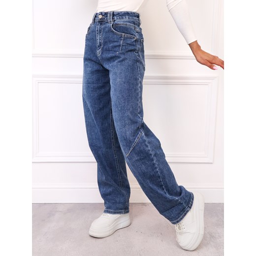 SPODNIE JEANSOWE MOM FIT Z PRZESZYCIAMI- GRANATOWE ze sklepu olika.com.pl w kategorii Jeansy damskie - zdjęcie 185746930